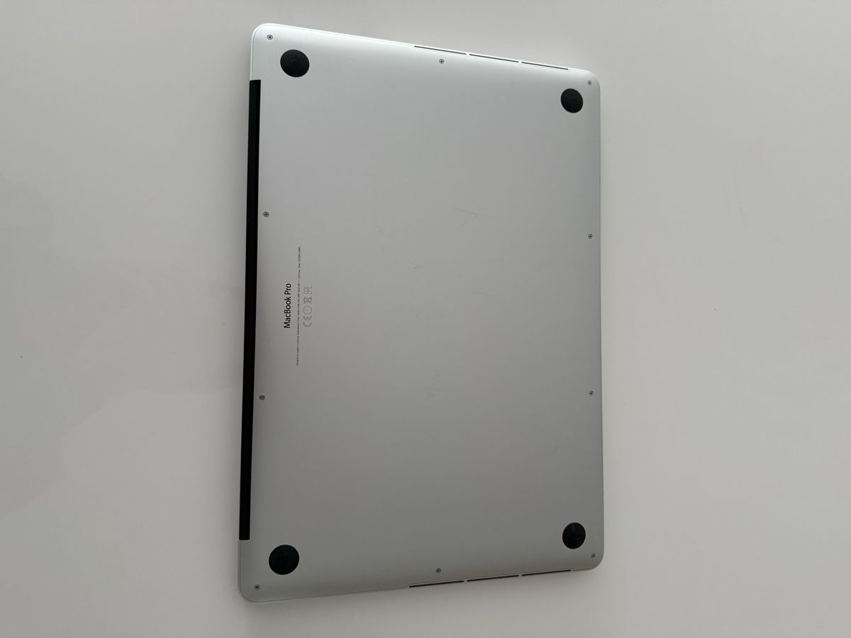Apple Notebook: MacBook Pro Retina, 15-inch, Mid 2015 – Usato da Rüfenacht BE venduto da Users 2