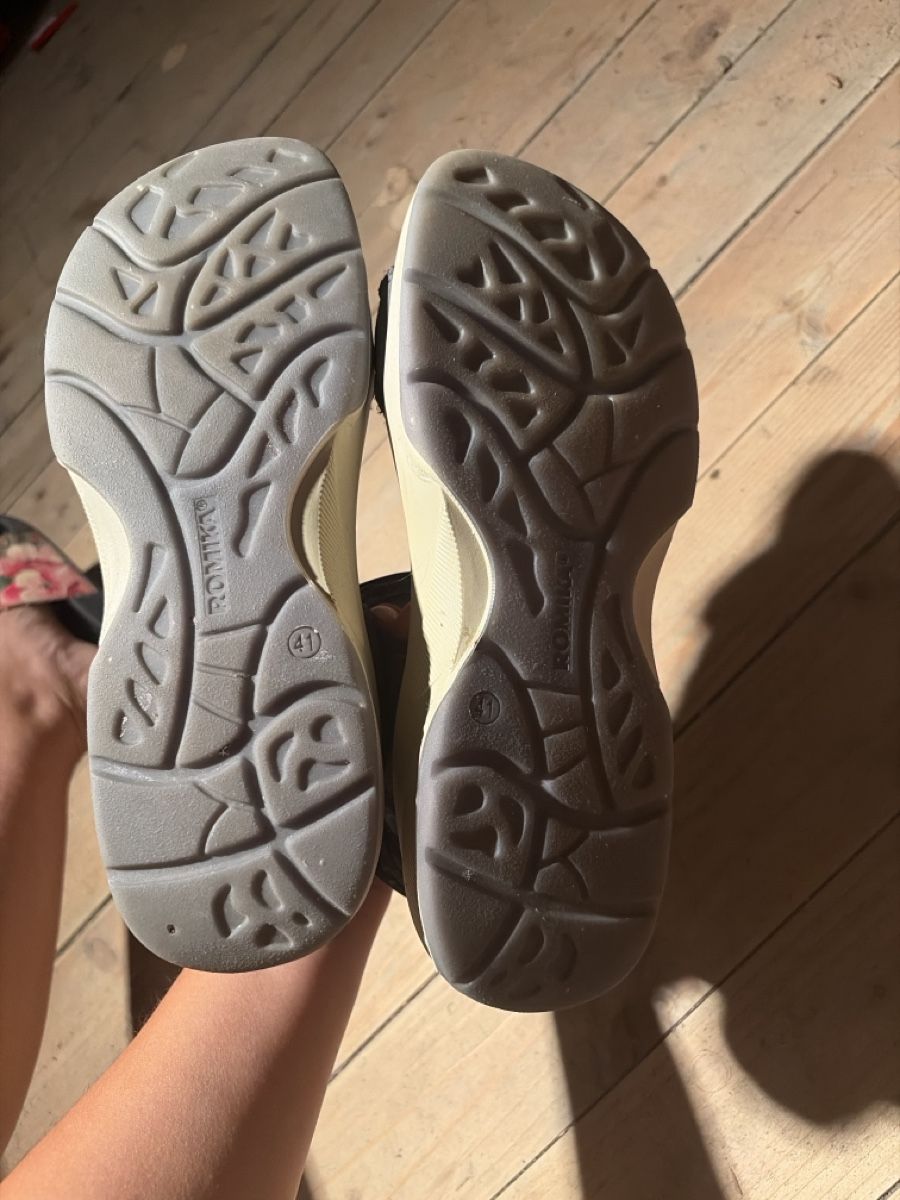 Scarpe da donna: Bequeme Sommersandalen: Grösse 41 – Usato da Opfershofen TG venduto da dan_nxk8 2