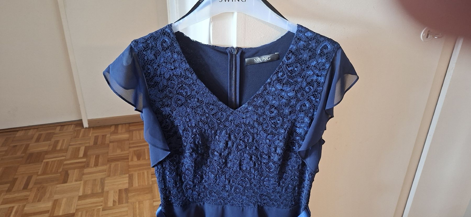 Robes: Kleid – Neuf (Voir description) à Effretikon par dal_ghz5 1