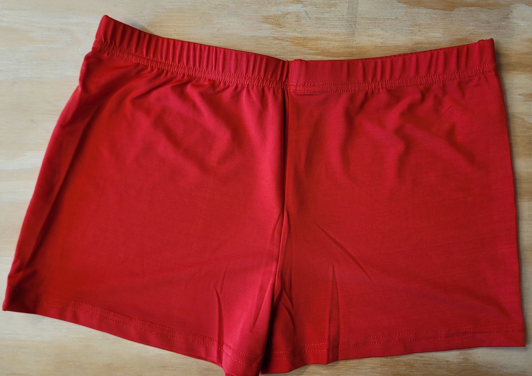 Hosen: SHORT ROUGE – Gebraucht aus Lausanne von PlusValue_Lausanne