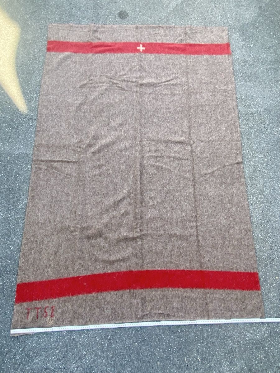 Schweizer Armee Coperte: 2 Schweizer Militärdecken – 140 × 210 cm – Usato da Kriens venduto da marc_21 1
