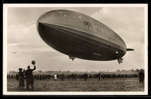 Cartoline postali: AK Zeppelinkreuzer LZ 129 beim Start – Usato da Berlin venduto da bartko-reher