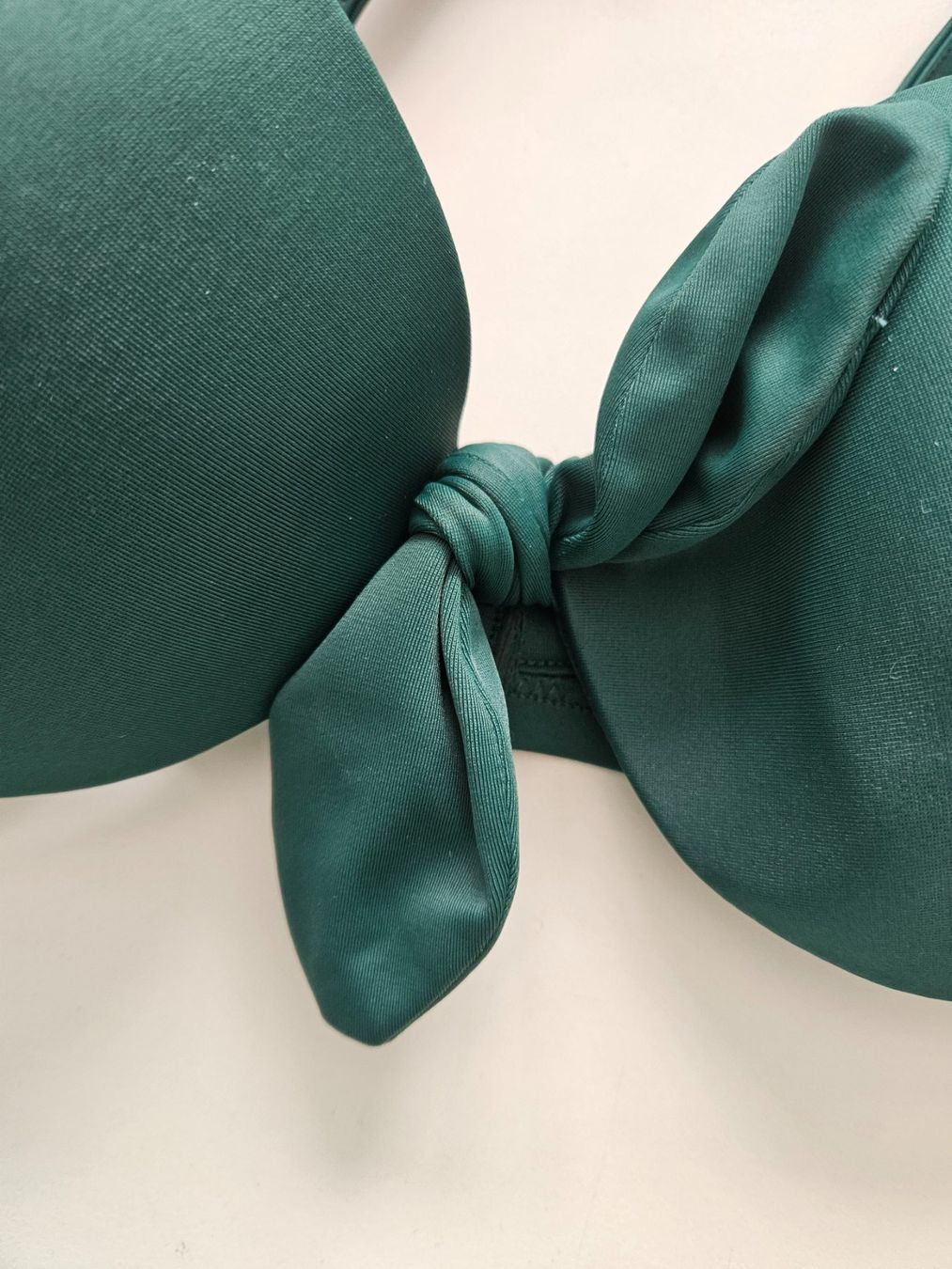 Badekleider & Bikinis: Wunderschönes Bikinioberteil dunkelgrün 75B – Gebraucht aus Schaffhausen von sabrina915 1