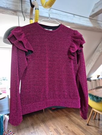 WE shiny fushia pullover size S
