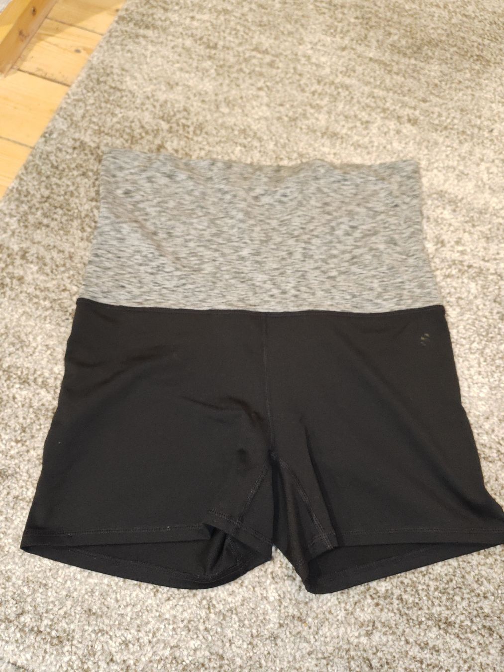 H&M Pantaloni: Sporthose Gr. M – Nuovo (secondo la descrizione) da Windlach venduto da ramona_l