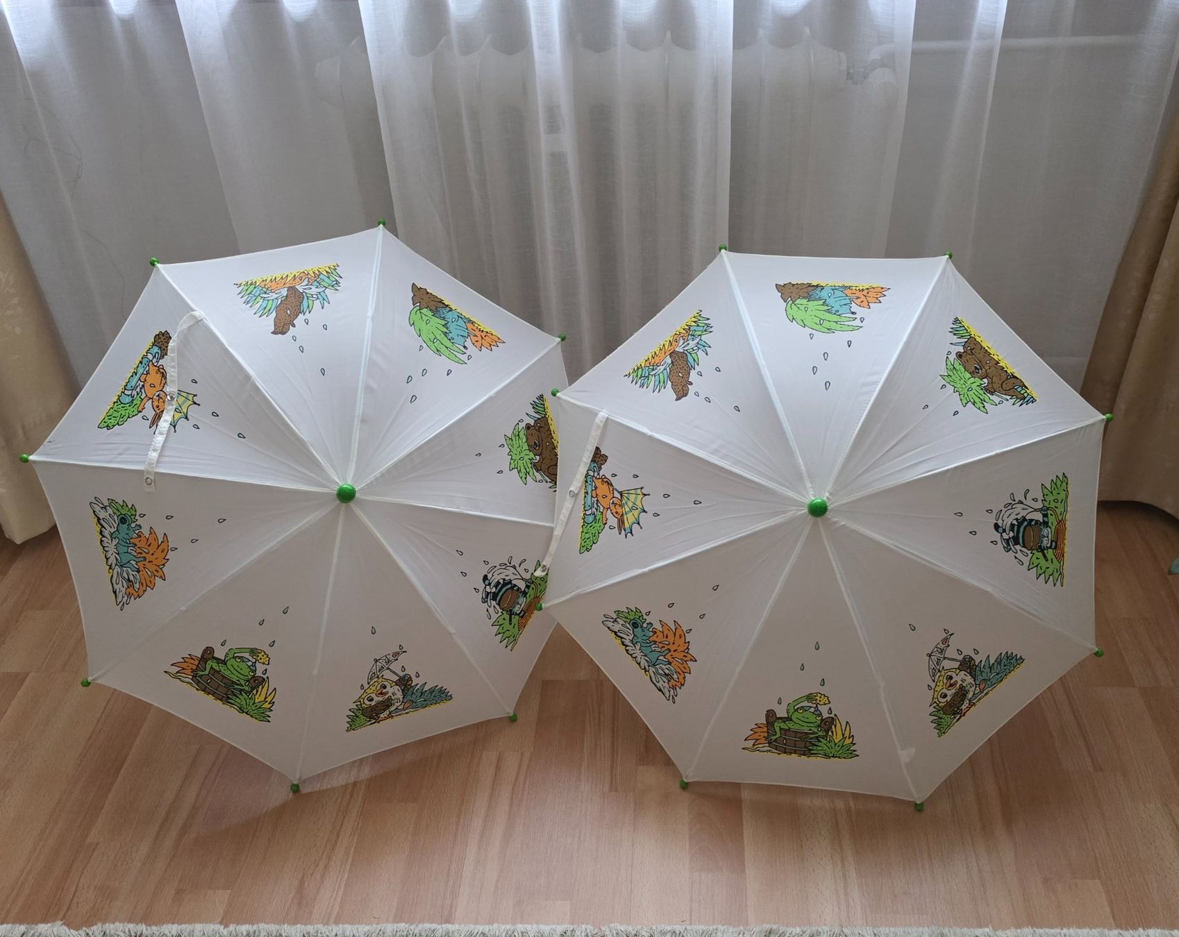 Altro per bambini: UBS Kinder Regenschirm, weiss mit Tiermotiven – Nuovo (secondo la descrizione) da Zürich venduto da Lemon007