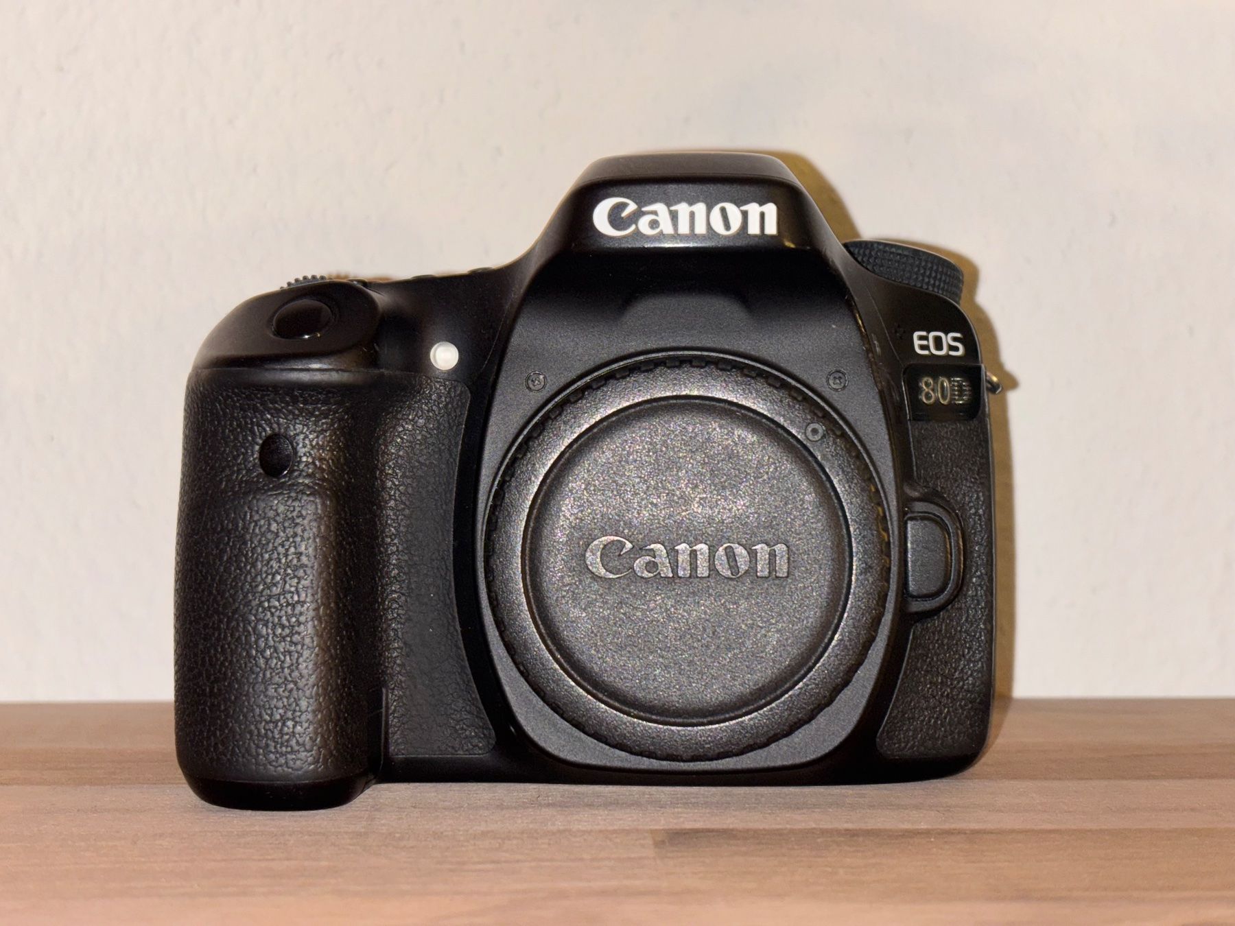 Canon Kamera: Canon EOS 80D Spiegelreflexkamera mit 18-135 Zoomobjektiv – Gebraucht aus Winterthur von madoom