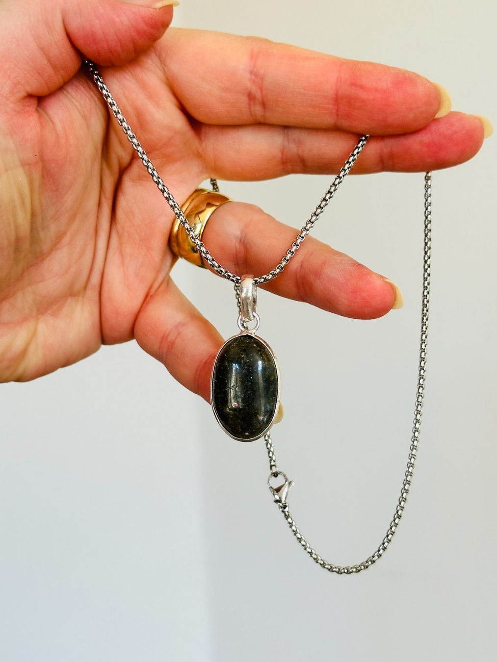 Catenine: Labradorite necklace – Nuovo e nell'imballaggio originale da Genève venduto da AGBERG 1
