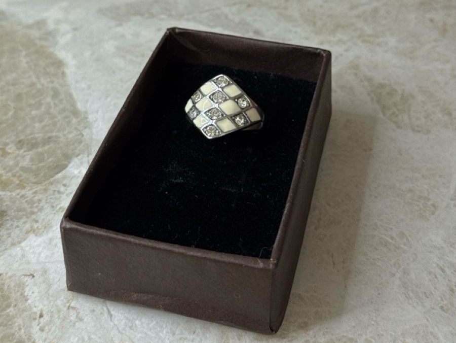 Ringe: Wunderschoener Vintage Ring mit Strass, Grösse 56 – Gebraucht aus Elsau von shoppa
