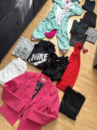 Tolles Kleiderpaket Jacke, Jumpsuite, Guess, Nike etc. Gr. S