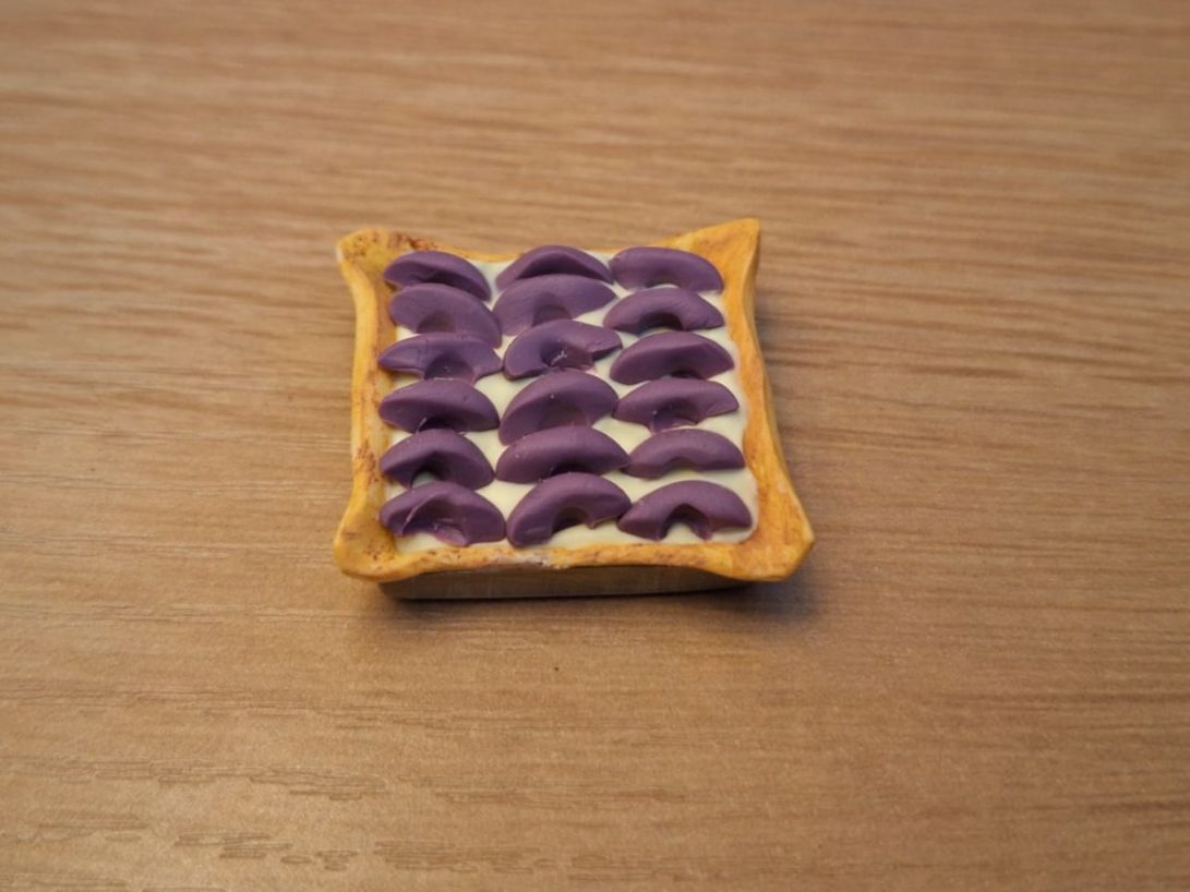 Case e mobili per bambole: Handmade Zwetschgenwähe – Nuovo (secondo la descrizione) da Zürich venduto da HandmadeTinyFood 3