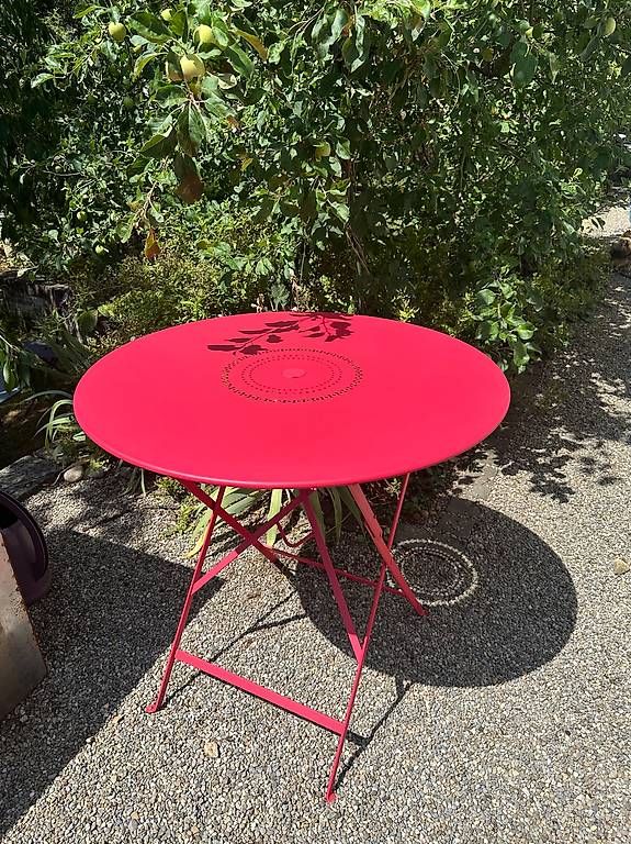 Fermob Tische: Fermob Floreal Gartentisch – Gebraucht aus Nussbaumen TG von Quintessa06