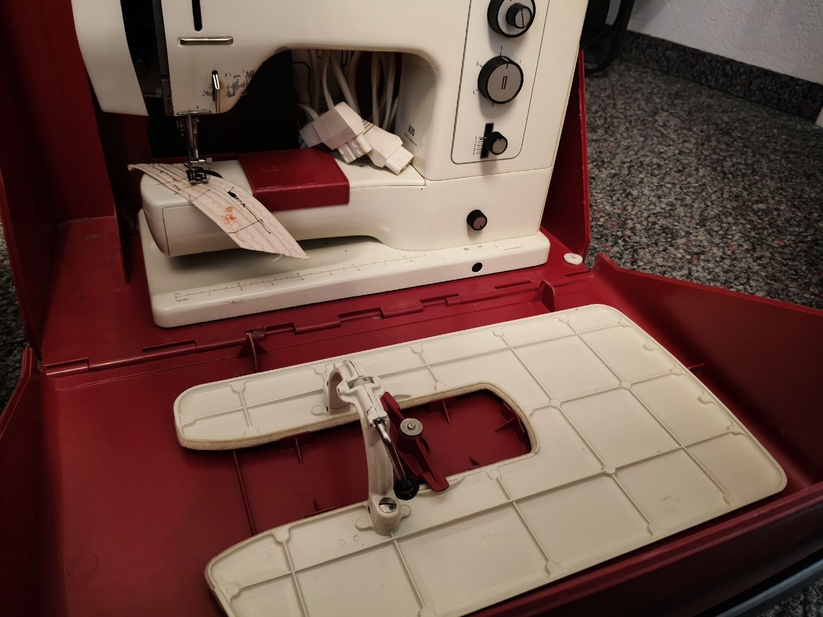 Bernina Macchine da cucire: Bernina 830 Nähmaschine – Difettoso da Wasen im Emmental venduto da vanessaherzig