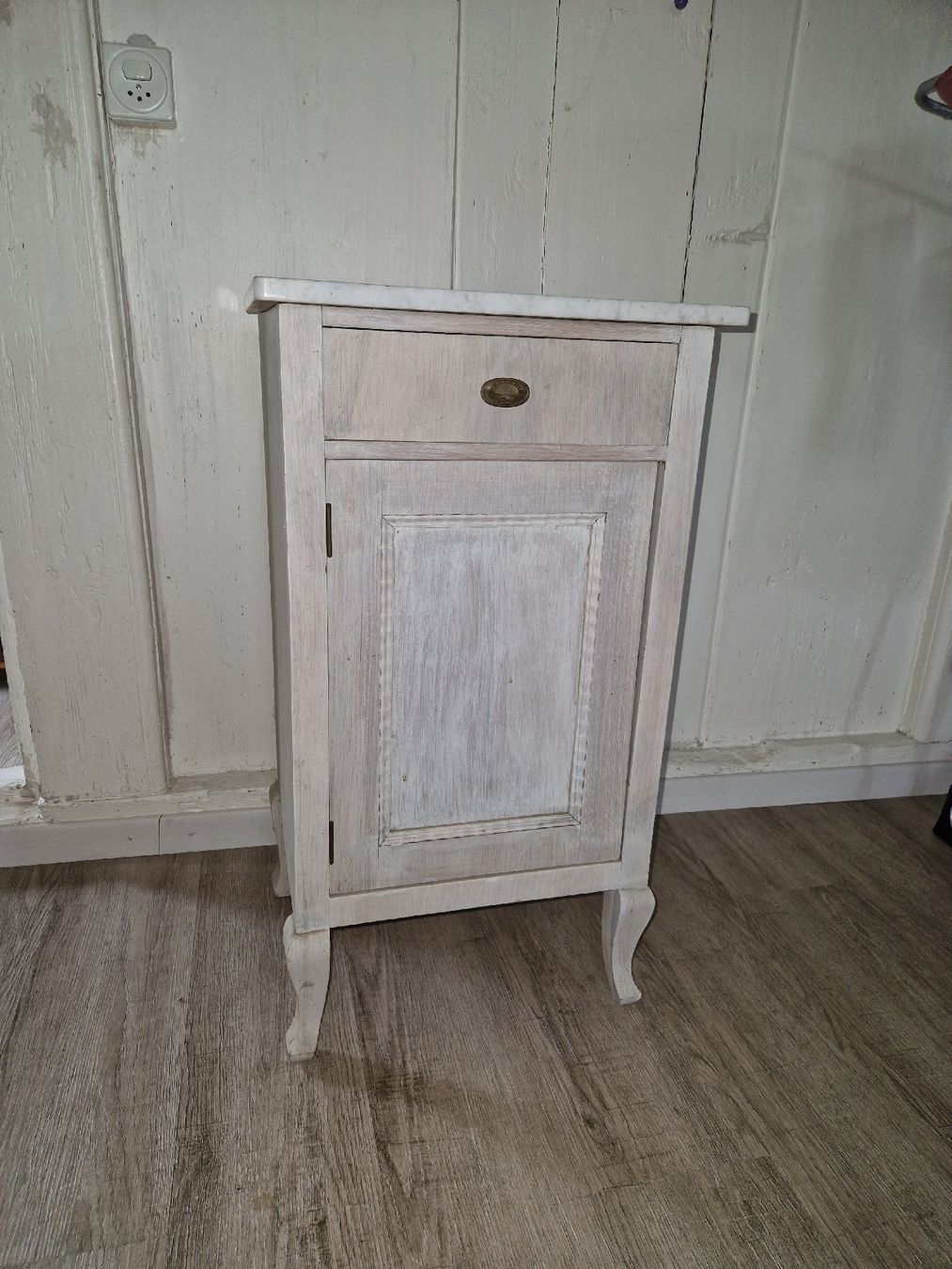 Comodini: Nachttisch mit Marmorplatte, Shabby Chic, Vintage – Difettoso da Lohn-Ammannsegg venduto da Egge5 2