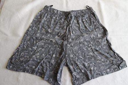kurze leichte Shorts Gr. S grau gemustert