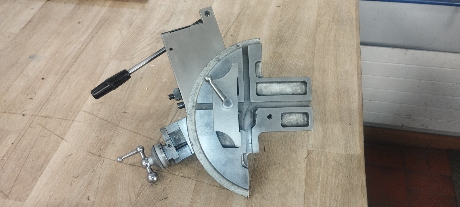 Schaublin Autres pour métaux et serrurerie: Chariot de rectification Schaublin 102 – D'occasion à Le Lieu par Watch_Mike_Ing 3