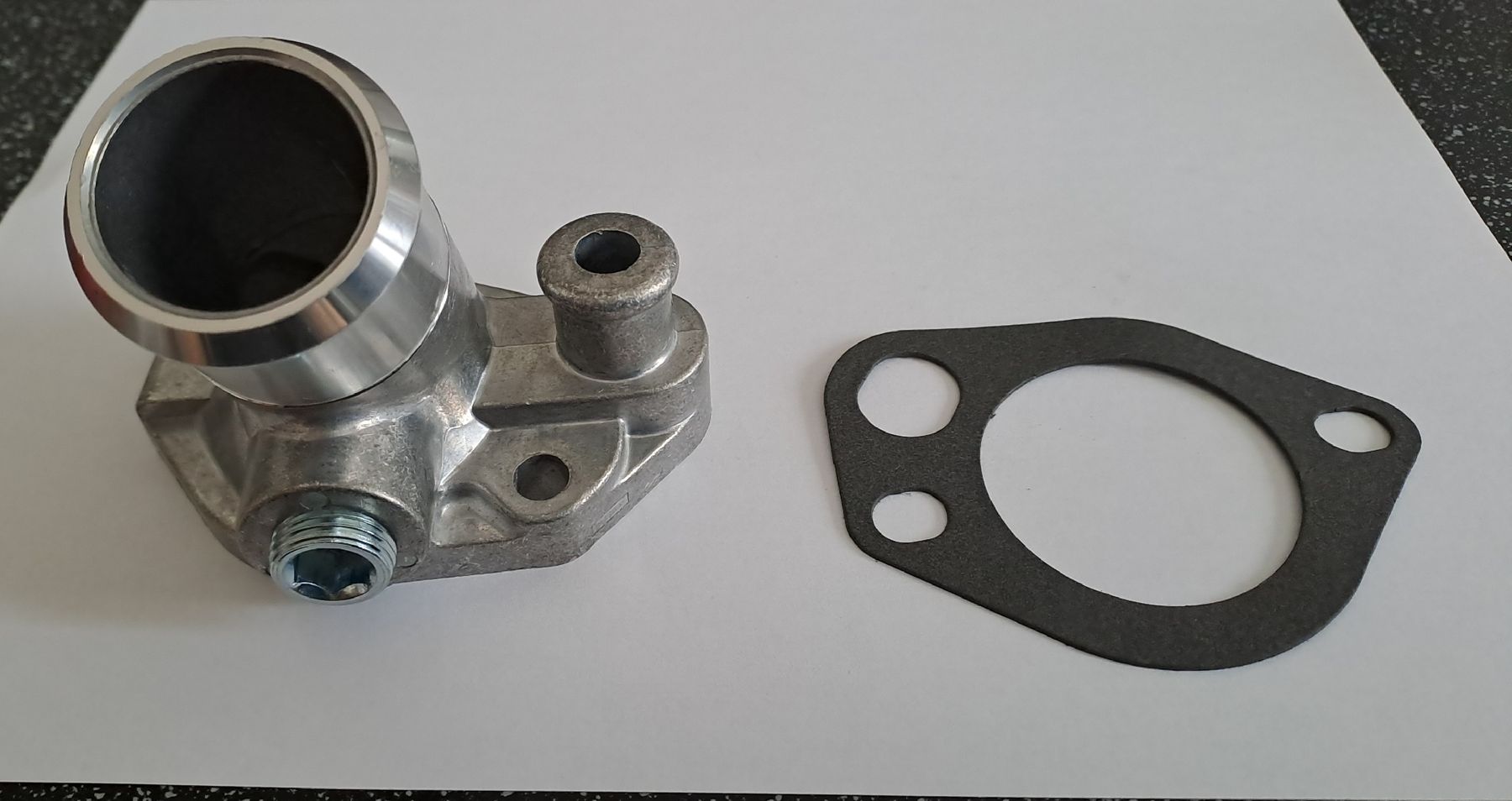 Ford Tutti pezzi di ricambio auto: Thermostatgehäuse Ford Mustang – Nuovo (secondo la descrizione) da Sins venduto da 23rege