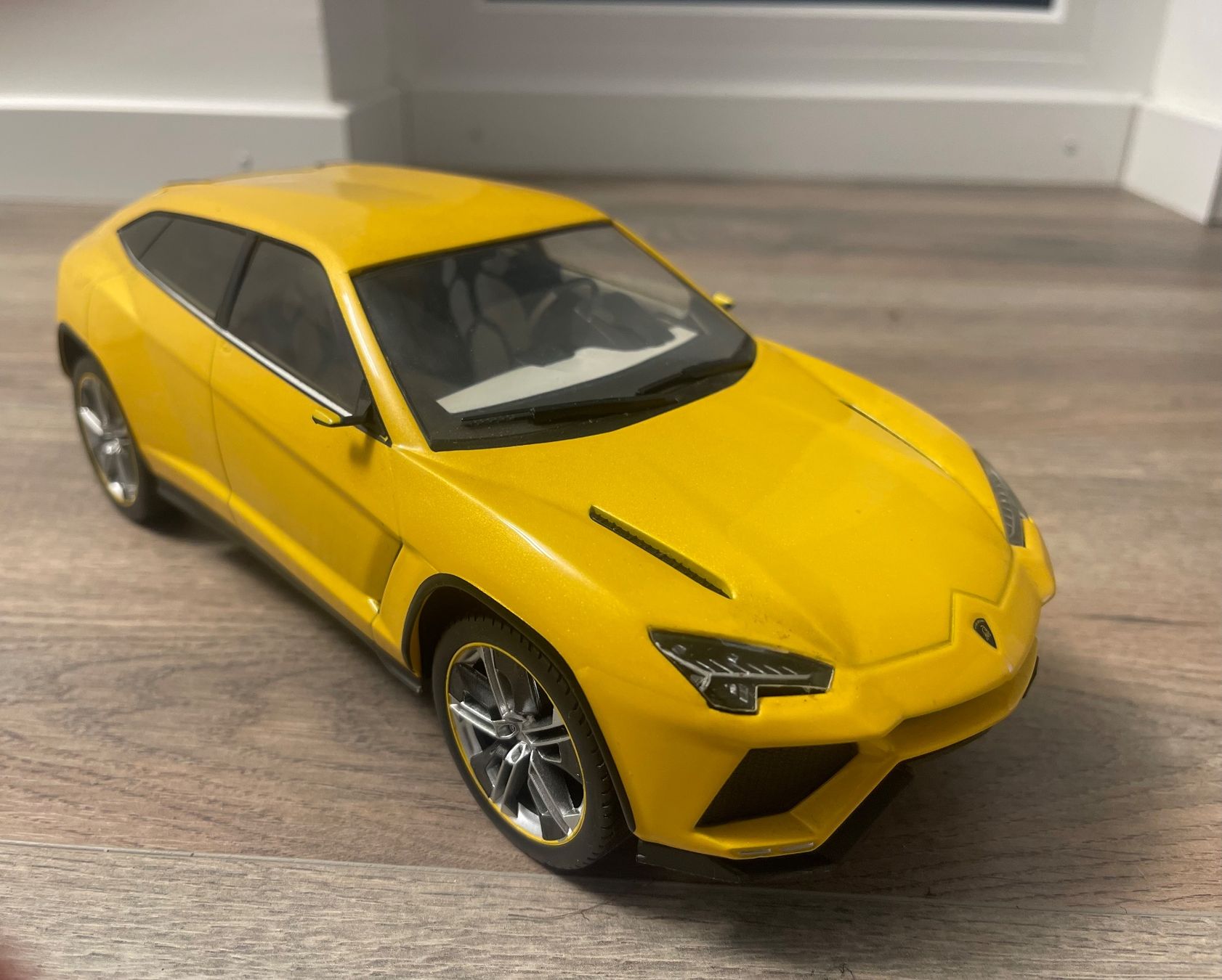 Modellini d'auto: Lamborghini Urus 1/18 – Usato da Basel venduto da mariablanka 3