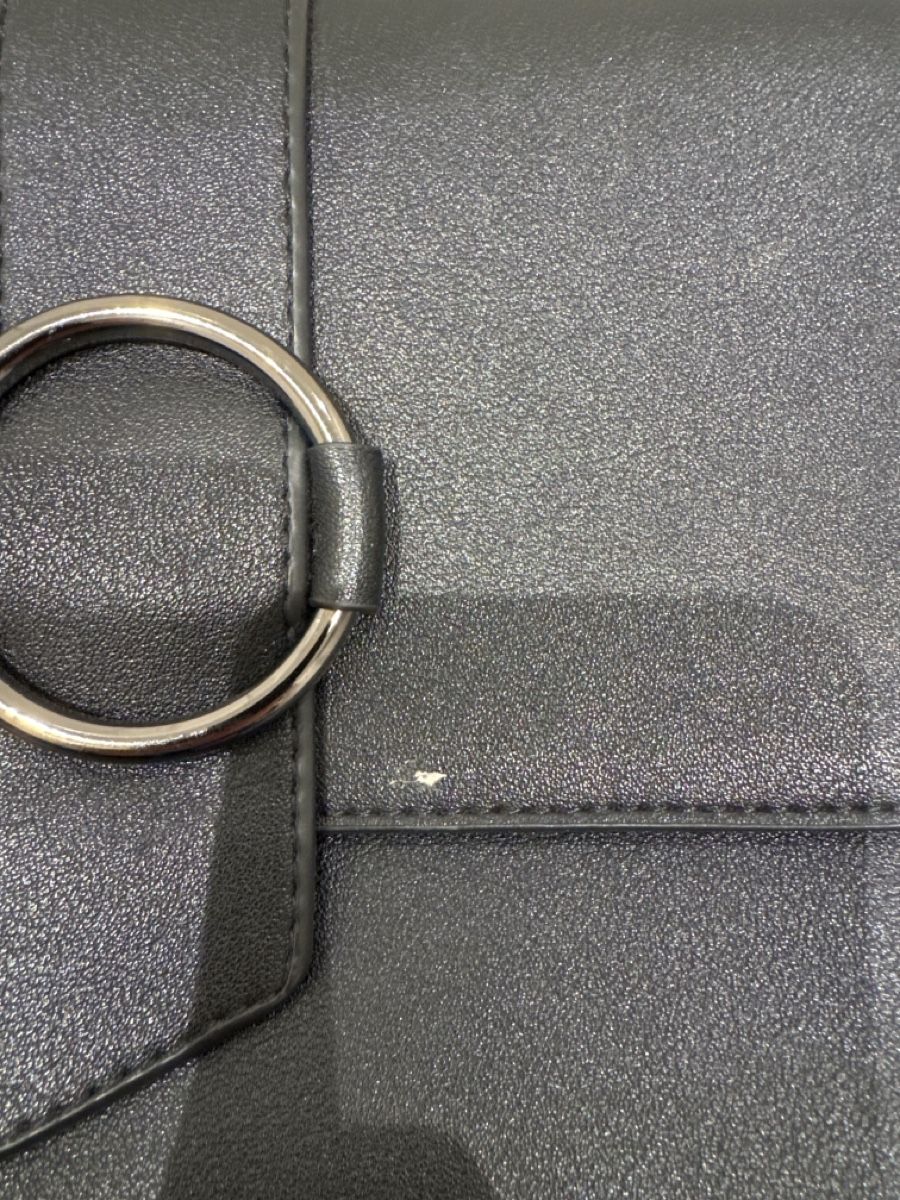 Sacs femmes: Umhängetasche schwarz mit Ring – D'occasion à Zug par Hehe 2