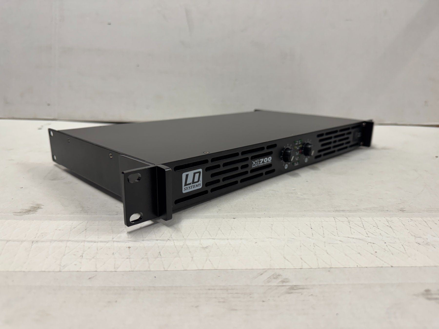 LD Systems Amplificatori: LD Systems Endstufe XS 700 (A317) – Nuovo (secondo la descrizione) da Däniken SO venduto da Profog1 3