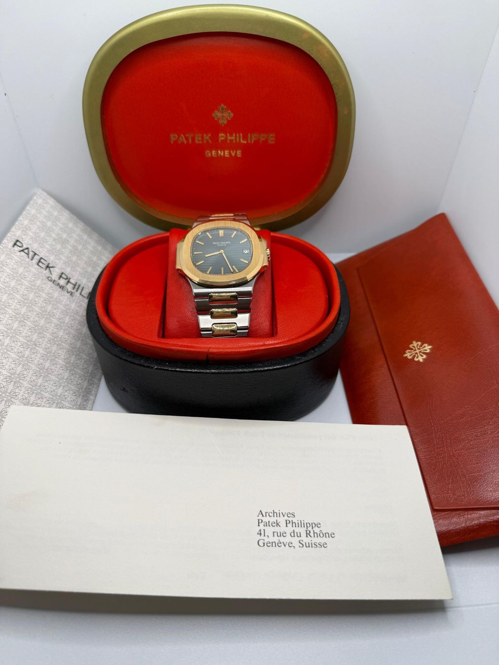 Patek Philippe Orologi: Patek Philippe Nautilus Jumbo Ref. 3700/1 Service Extract – Usato da Lugano venduto da Superstudiolugano
