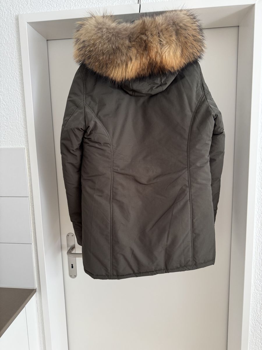 Giacche: Parka mit Pelz, Khaki, Grösse M/L – Usato da Chur venduto da Miina04 2