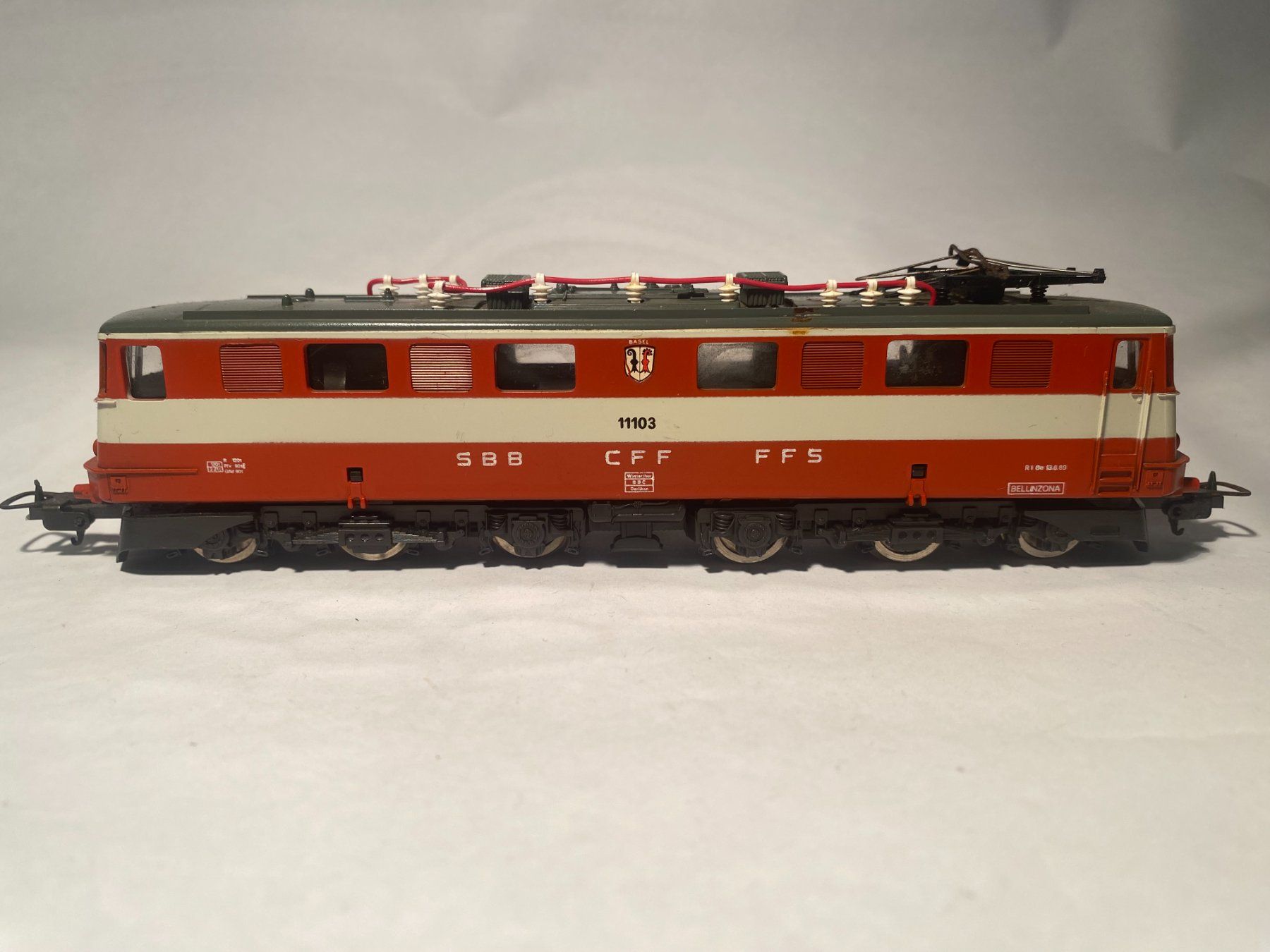 Lima Modellini di ferrovie: LIMA E-Lok Ae 6/6 Basel Orange/Weiss SBB, DC Analog – Usato da Buchrain venduto da Modellbahn11