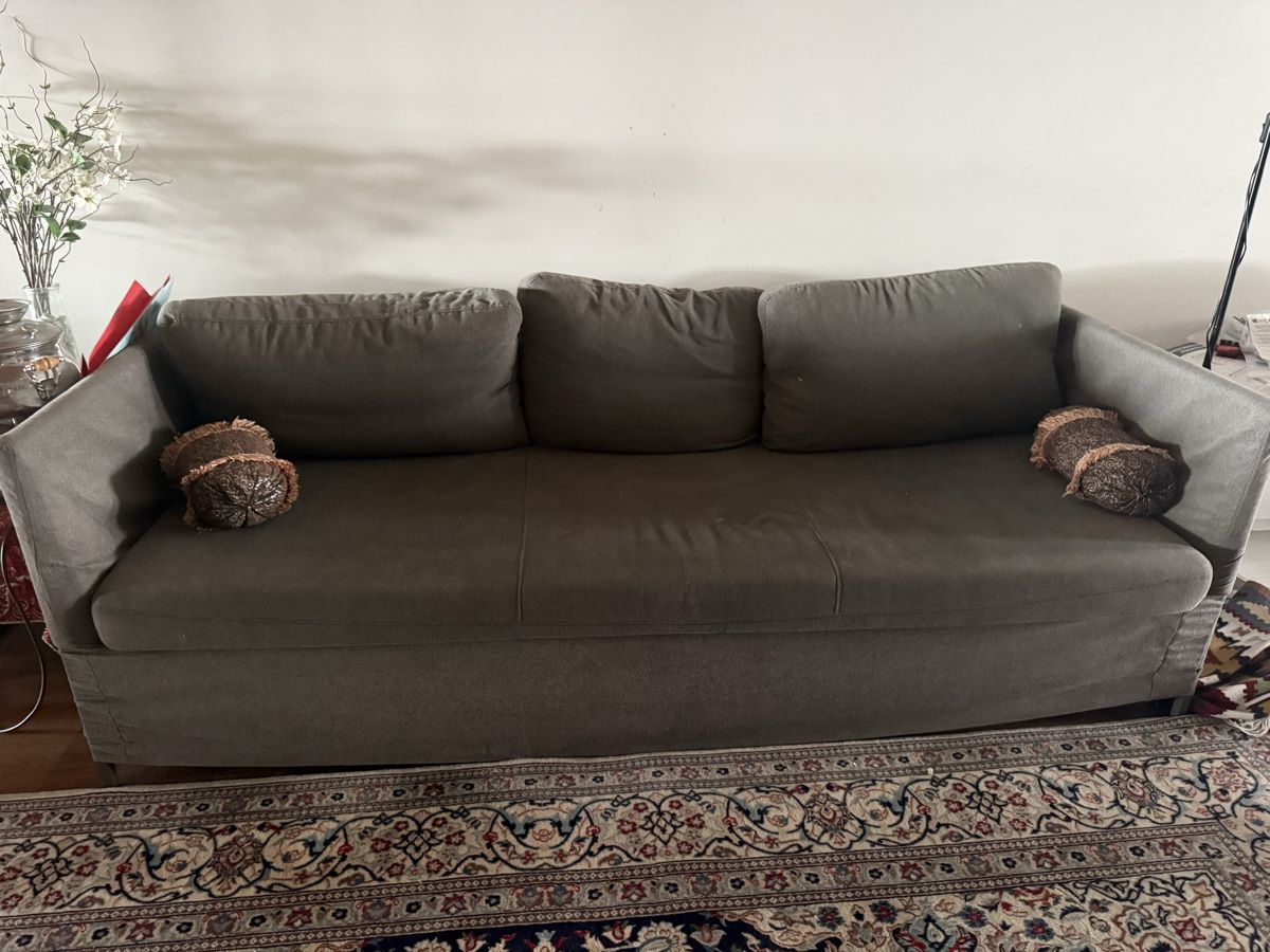 Sofas: Ikea Sofa 3 Plätze – Gebraucht aus Unterägeri von gua_h6yc