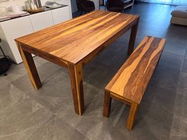 Massivholztisch mit passender Bank