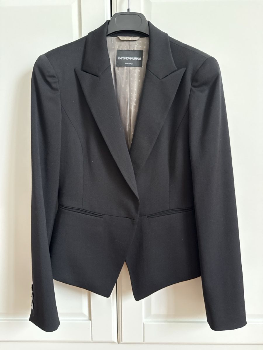 Armani Giacche: Emporio Armani Black wool Blazer – Nuovo (secondo la descrizione) da Genève venduto da Tigrusha