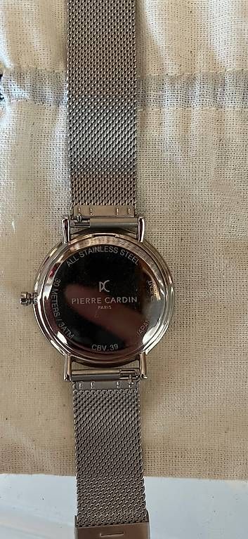 Orologi: silbrige Uhr von Pierre Cardin – Usato da Zürich venduto da cel_cw9k 1