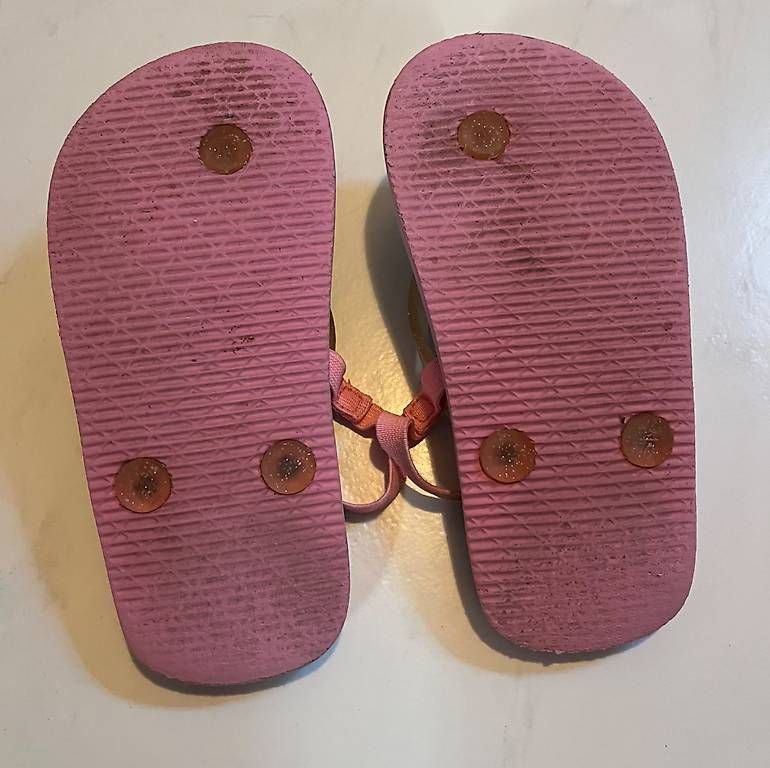 Scarpe per ragazze: Mädchen-Flipflops, Grösse ca. 26 – Usato da Kirchberg BE venduto da qualle01 2