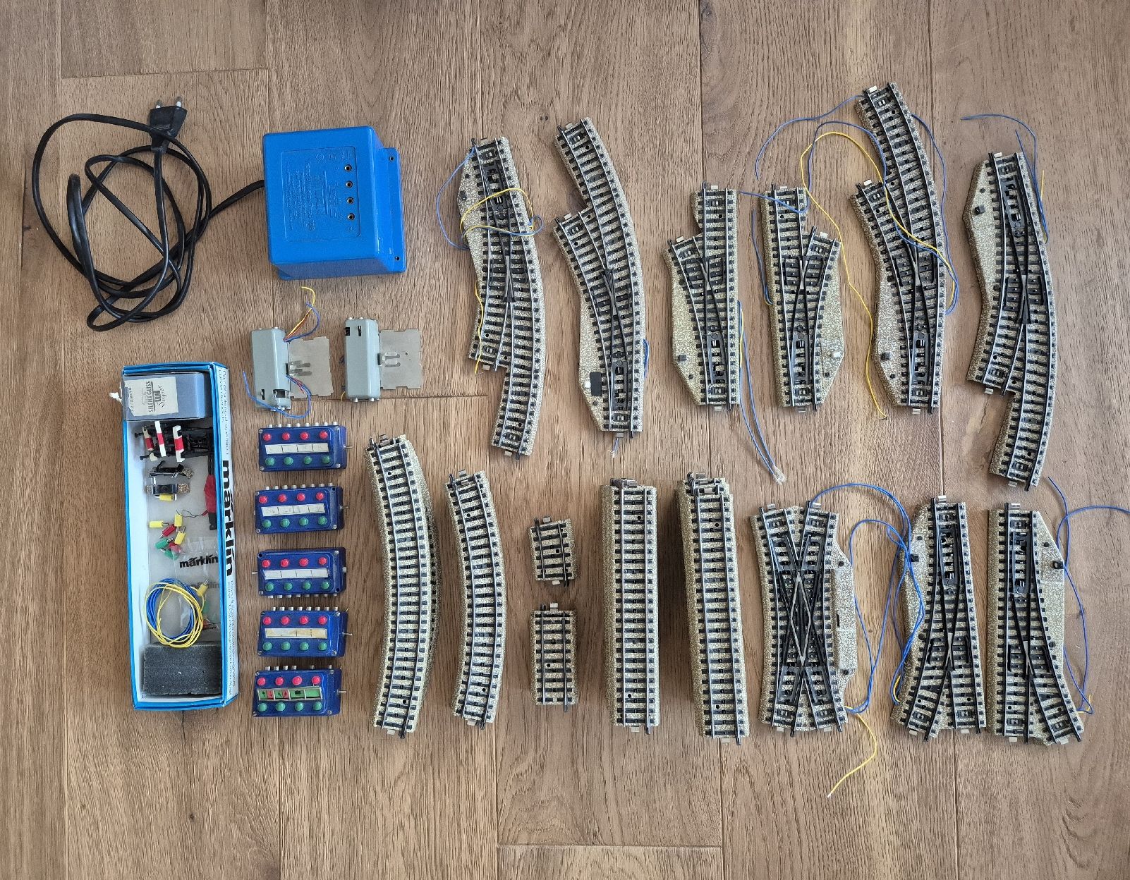 Märklin Trains électriques: Grosse Sammlung Märklin Modelleisenbahn – D'occasion à Zizers par .sternli. 2