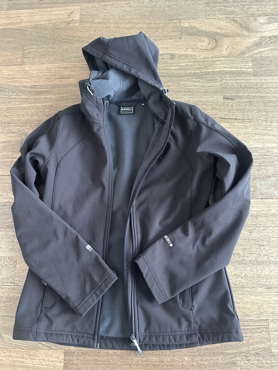 Jacken: Regenjacke  – Gebraucht aus Horw von gia_bxt6