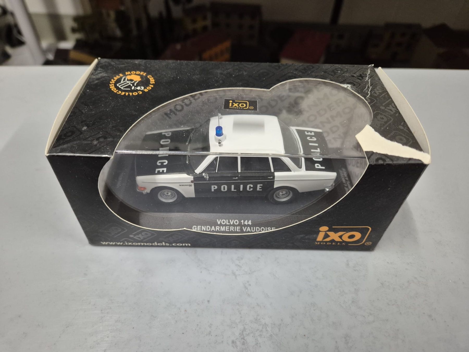 Volvo Modellini d'auto: Volvo 144 Kantonspolizei Waadt – Usato da Lachen SZ venduto da myr_qk5y