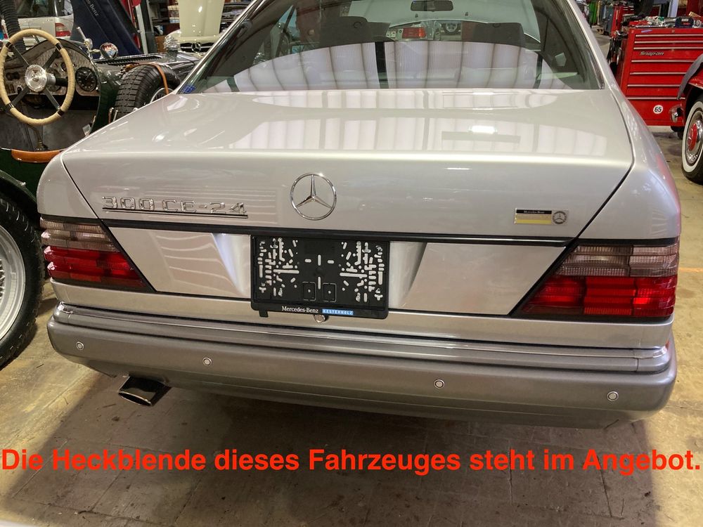 Heckblende zu Mercedes-Benz W124 / Trunk licence plate trim (Gebraucht ...