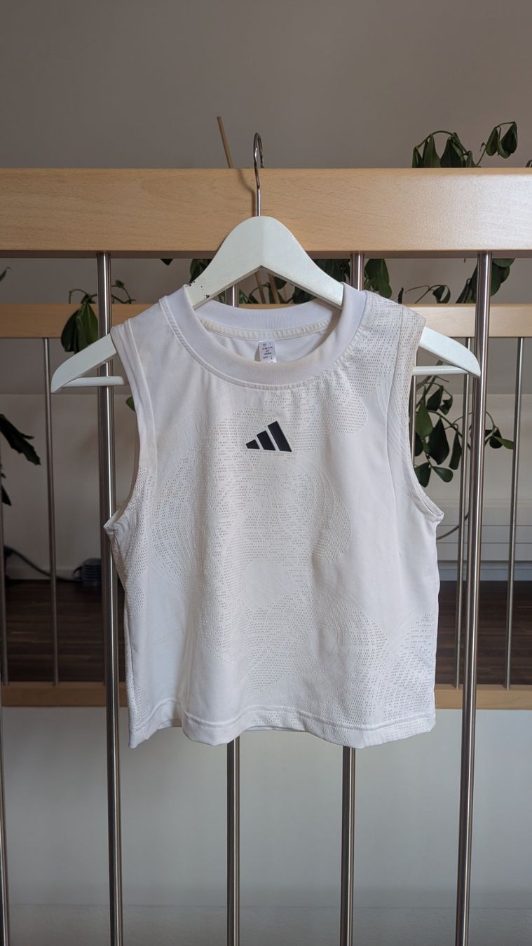 Adidas T-shirts: Adidas Shirt, Grösse S – D'occasion à Zürich par DebsBre