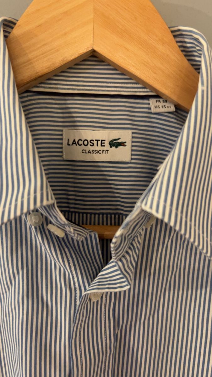 Chemises: Chemise Lacoste rayée bleue et blanche taille M – D'occasion à Vich par yva_pgr7 1