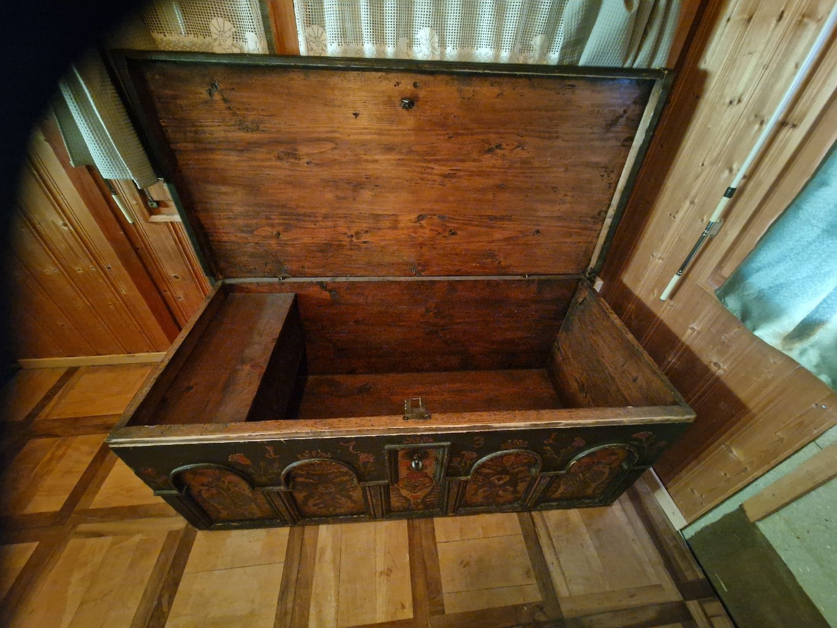Cassapanche: alte Truhe 1731 – Usato da walzenhausen venduto da mcdaves 1