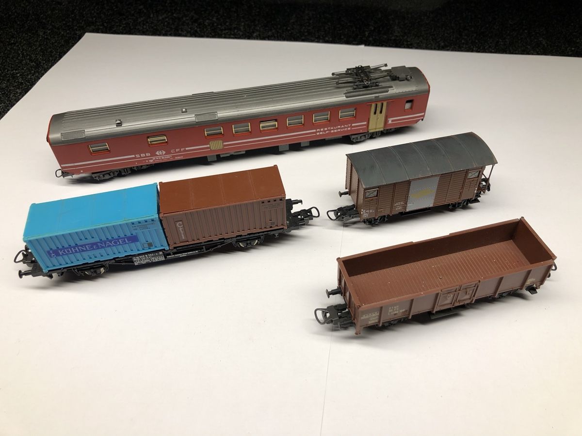 Lima Modellini di ferrovie: Lima 4er Set SBB Wagen Restaurant, Container/Güterwagen – Usato da Zweidlen venduto da Maerliharo_57 6