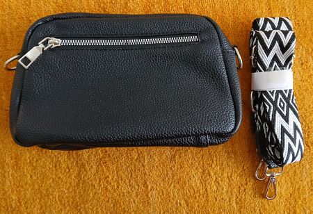 Schicke schwarze Damen Handtasche mit Muster Gurt, neu!
