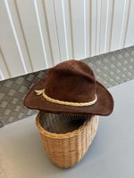 Brauner Cowboyhut aus Wildleder
