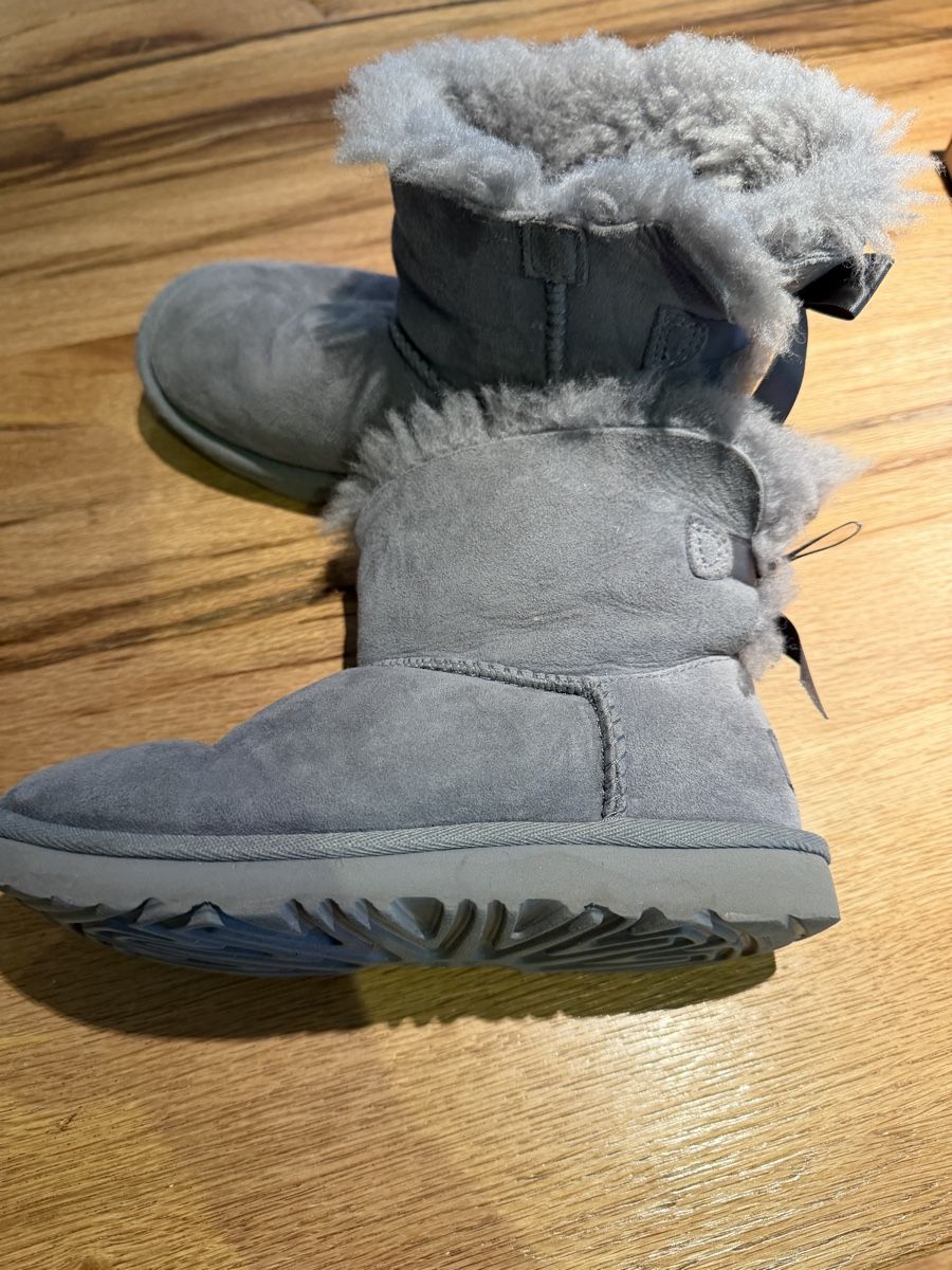 Ugg Scarpe per ragazze: ugg gr. 32.5 – Usato da Broglio venduto da kira76 1