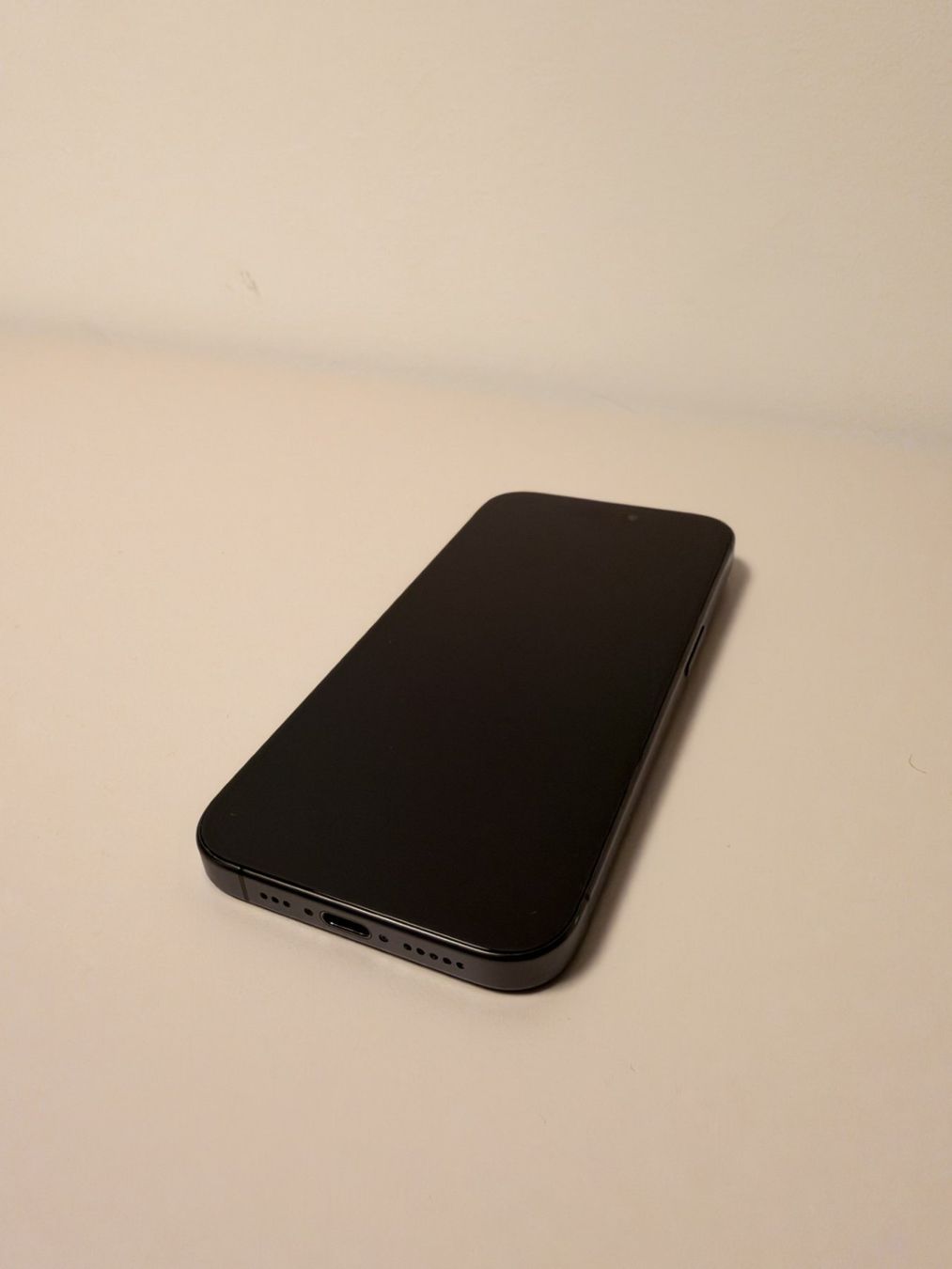 Apple Telefoni cellulari / Smartphones: Apple iPhone 15 Pro - Black Titanium - 256 GB – Usato da Dübendorf venduto da ericinhoz 1