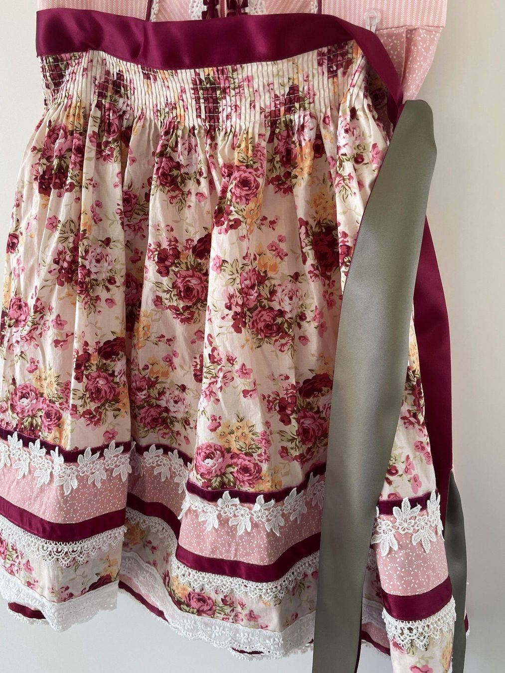 Costumi: Dirndl Krüger rosa Gr. 34 – Usato da Zürich venduto da Patici 3