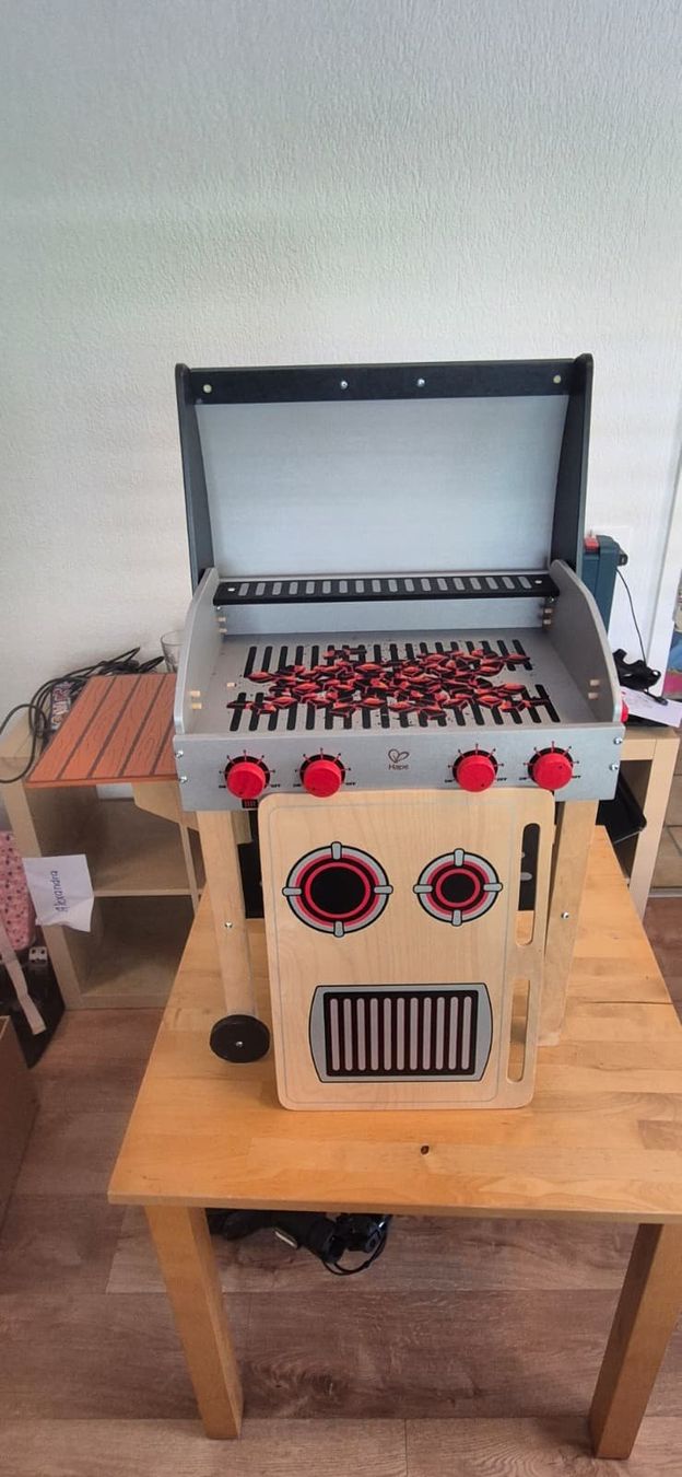 Jouets: Kinder Grill – D'occasion à Wetzikon ZH par B3RTO-ZH 1