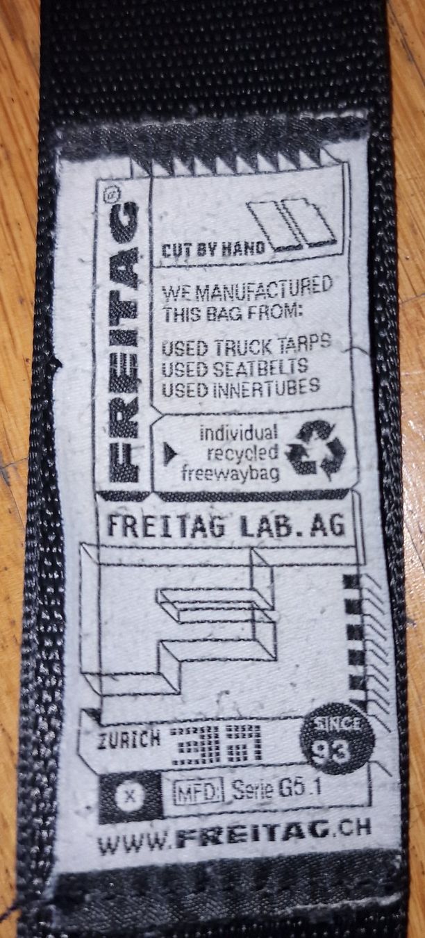 Freitag Taschen: Original Freitag Schultertasche – Gebraucht aus Zürich von Pero6 6