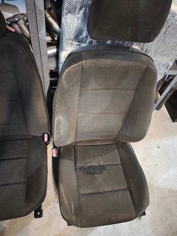 Alle Autoersatzteile: BMW E36 Limousine Innenausstattung  – Gebraucht aus Zihlschlacht von rad_vvm9 2