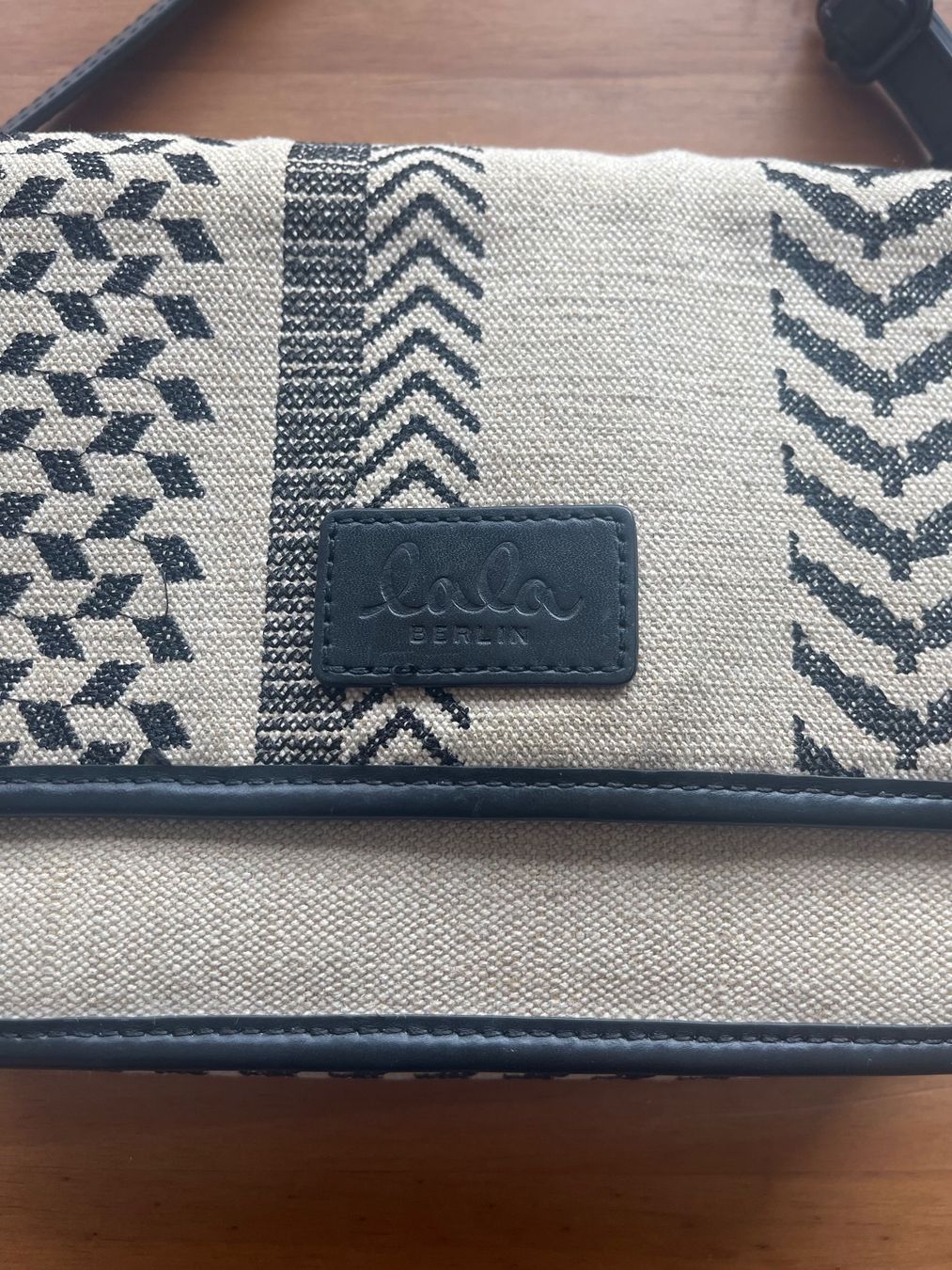 Lala Berlin Borse da donna: Lala Berlin Tasche Canvas beige schwarz – Usato da Nussbaumen AG venduto da HelenaDavid1910 1