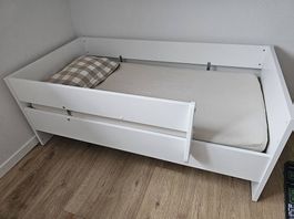 Chambre d'enfant complète PAIDI : lit, commode et étagère